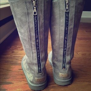 Grey Uggs like new