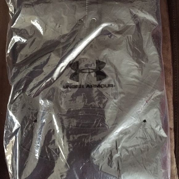Under Armour black hooded sweatshirts mens M