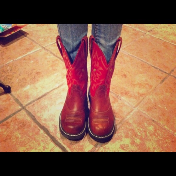 Ariat cowgirl boots