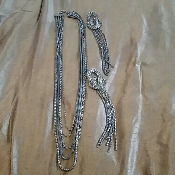 Necklace and earing set