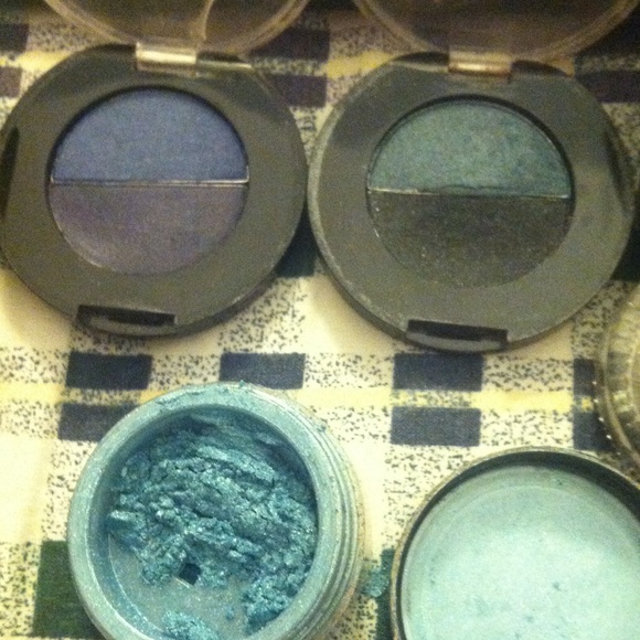 Makeup bundle - Picture 2 of 4