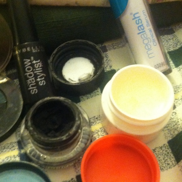 Makeup bundle - Picture 4 of 4