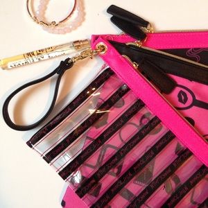 ✨3 Piece Betsey Johnson Travel Set✨