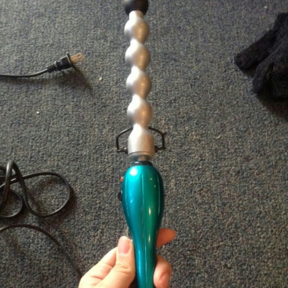 Bed head curling iron