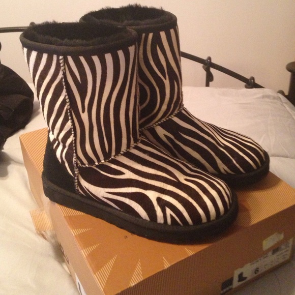 Women Zebra Uggs size 6