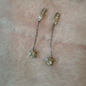 A precious drop earring!