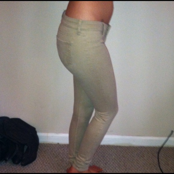 ❌SOLD❌ Hollister Jeans - Picture 2 of 4