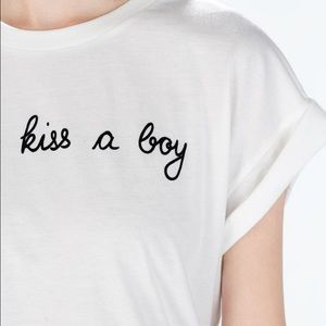 Zara how to kiss a boy tshirt