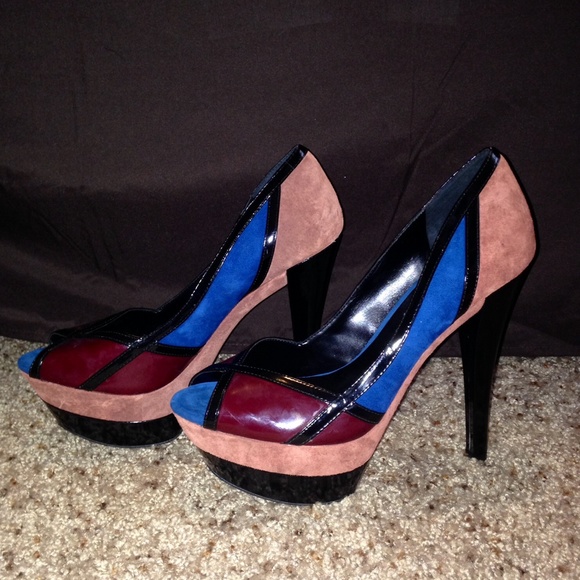 🚫Reserved🚫Never worn.. Multi color heels