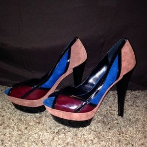🚫Reserved🚫Never worn.. Multi color heels