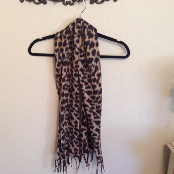 Adorable cheetah scarf