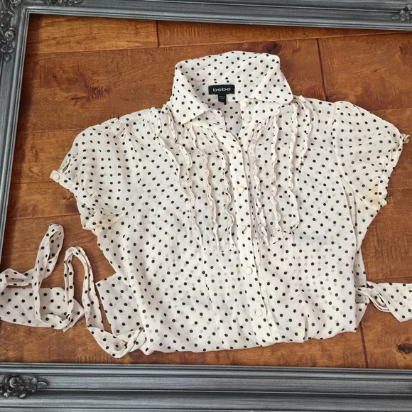 Beautiful silky polkadot blouse💓💛