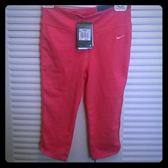 Womens Dri-Fit Nike Tight Capri