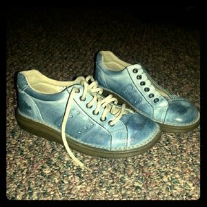 Size 6 blu  Dr. Martin's