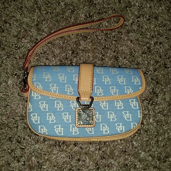 Dooney & Bourke wristlet