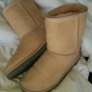 UGGS