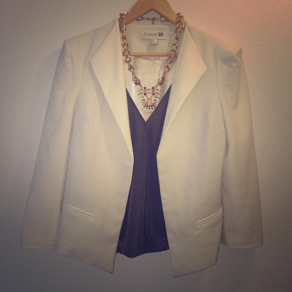 White faux leather collar blazer