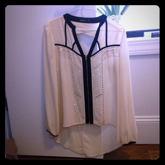 SOLD Elsewhere Front cutout studded top - Picture 1 of 4