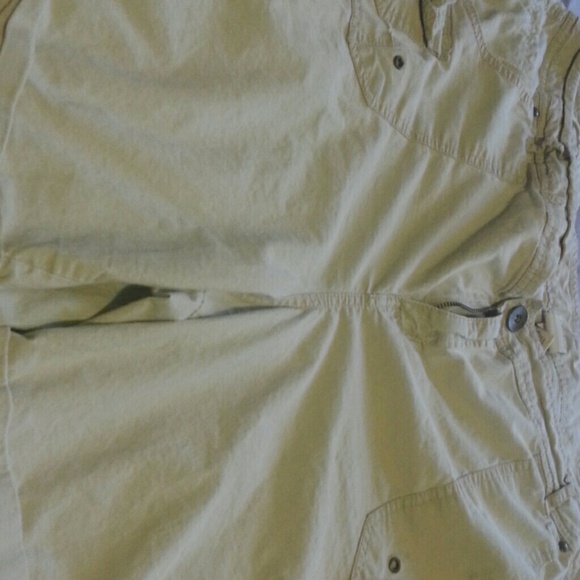 2pair of cuffed button shorts(used)