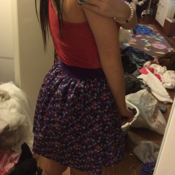 adorable floral patterned skirt!