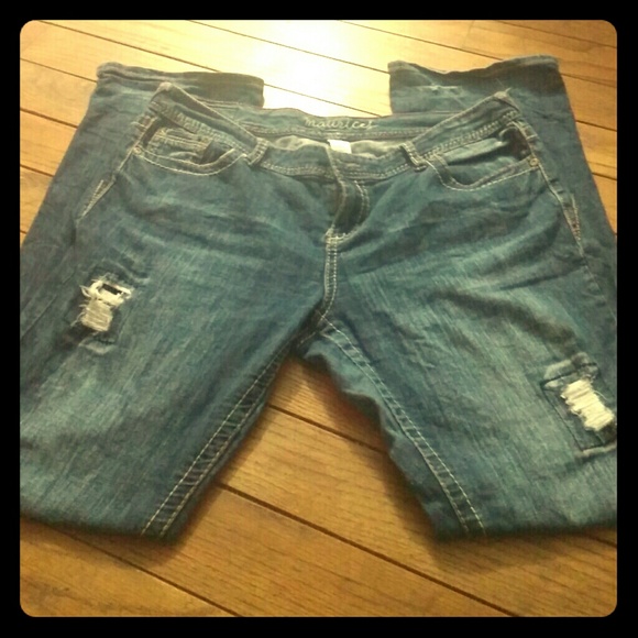 Dark wash - destructed jeans