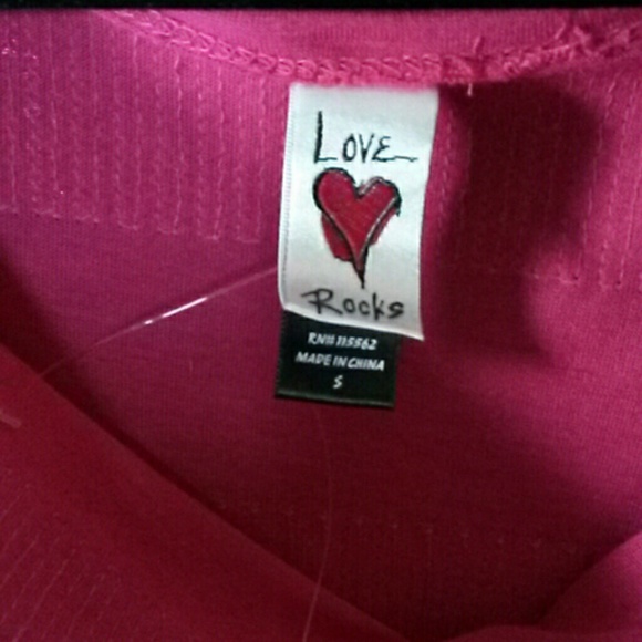 Pink sequined Top?? "Love Rocks" - Picture 2 of 3