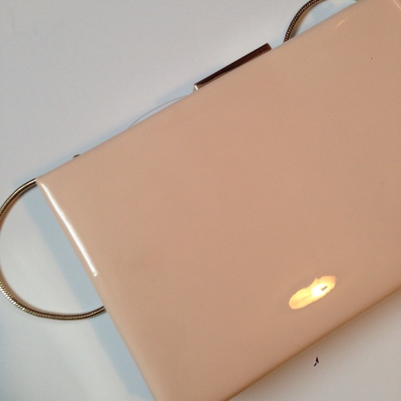 ✨HOST PICK✨KSNY Tower Avenue Clutch✨ - Picture 3 of 4