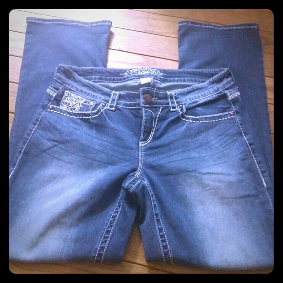 Maurices jeans