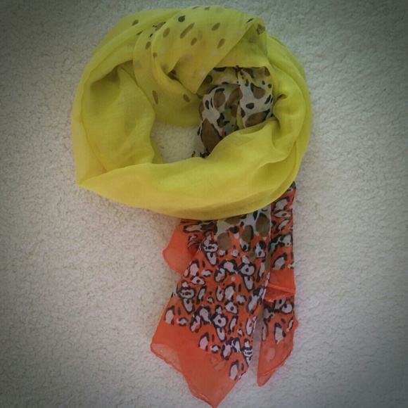 Francesca's Collections Accessories - NWT Francesca's Boutique Leopard Ombre Scarf
