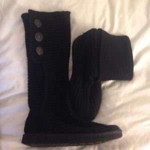Black knitted uggs