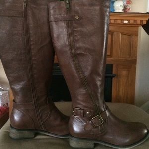 STEVE MADDEN leather boots