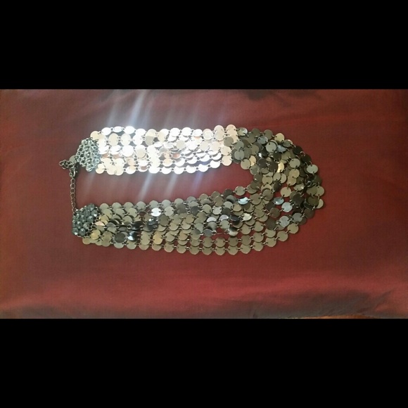 Statement necklace! - Picture 3 of 4