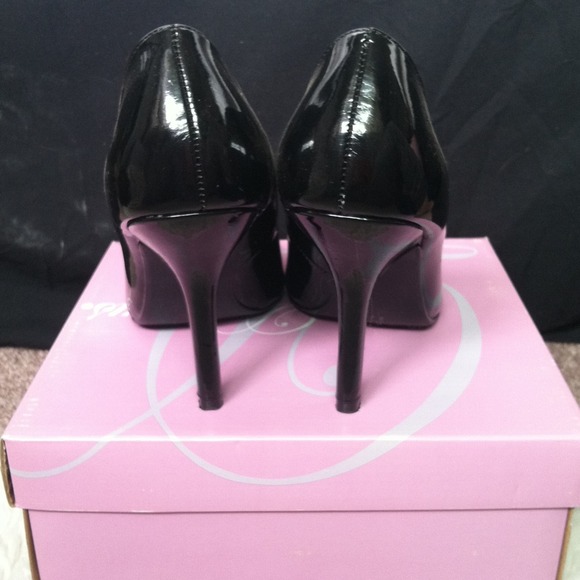 Black Peep-Toe Heels - Picture 3 of 3