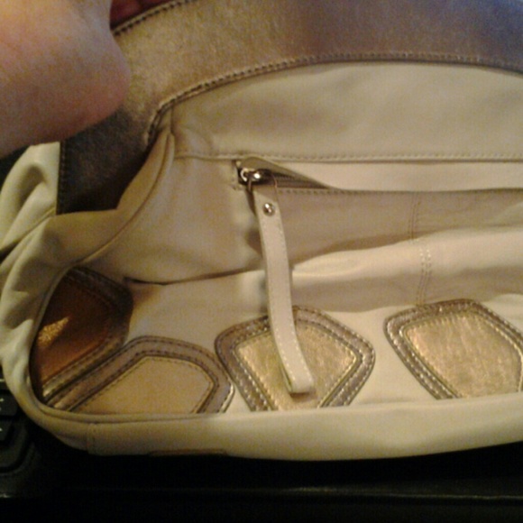 Handbag - Picture 3 of 4