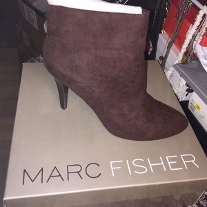 LIKE NEW👈Brown Faux Sued Booties 9.5