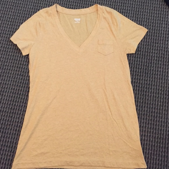 Mustard yellow pocket tee - Picture 1 of 3