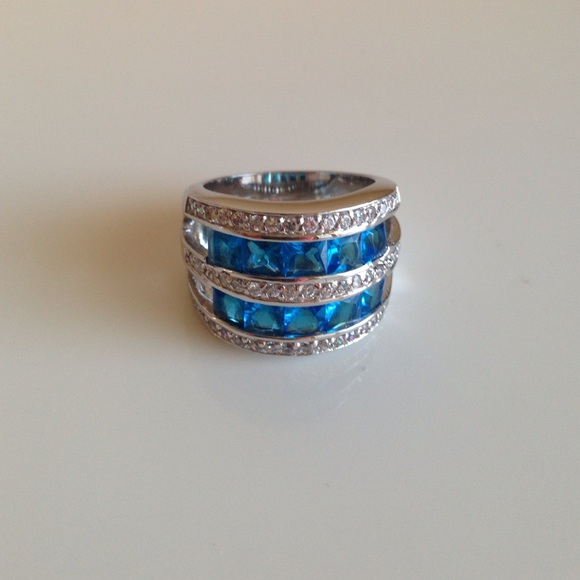 Charles Winston Sterling Silver and CZ ring size 8 - Picture 2 of 4