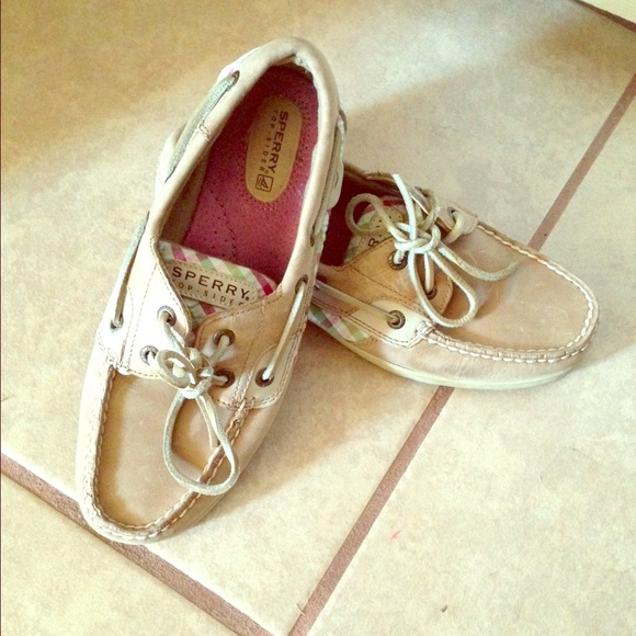 Sperry plaid boat shoes. Size 7.5!