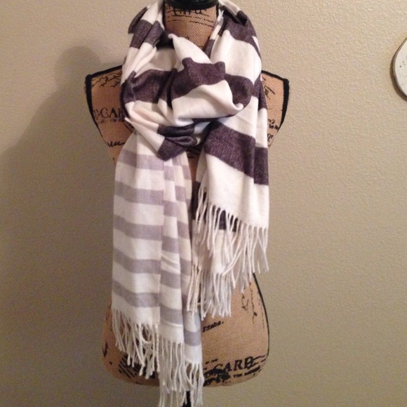 Stripe scarf