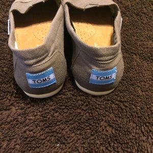 Toms (Like new!)
