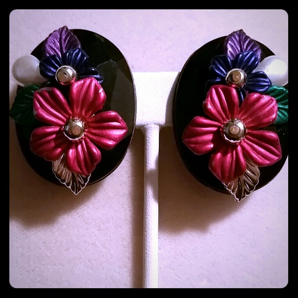 Vintage flower ear rings