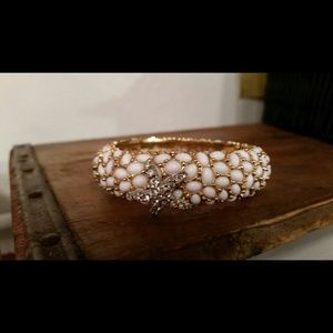 Stunning Cream Pearlized Bracelet