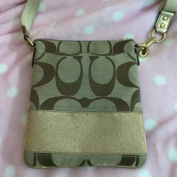 🚫Traded🚫Coach Gold Monogram Crossbody Purse