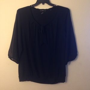 black top w/ ribbon detailing