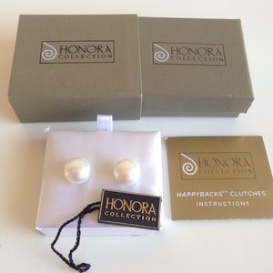 Honora Pearl 12mm stud earrings.