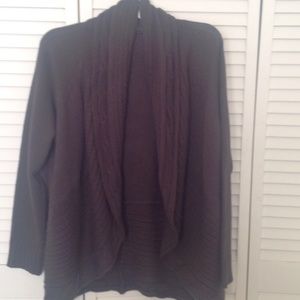 Super Cute grey sweater drapes really nicely!