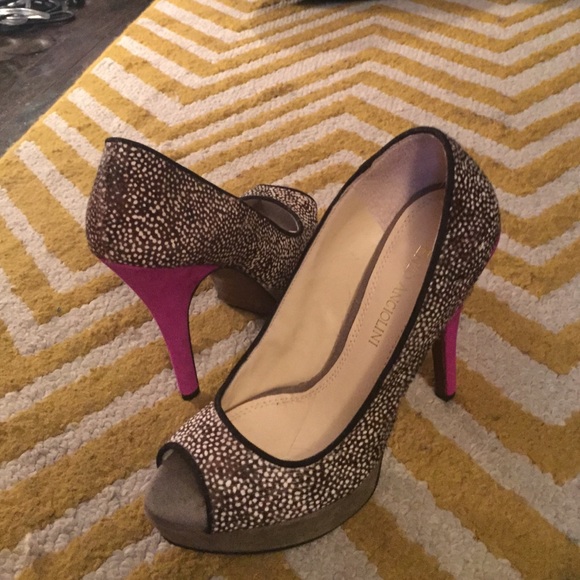 Great open toe pump