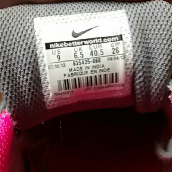 Grey and pink nikes - Picture 4 of 4