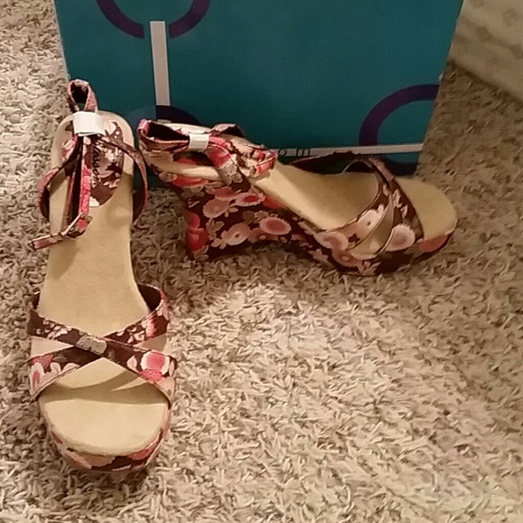Brown floral wedges