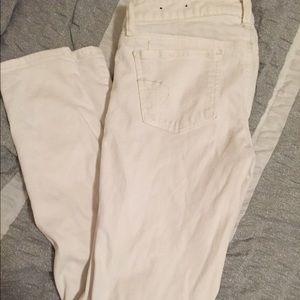 White skinny jeans